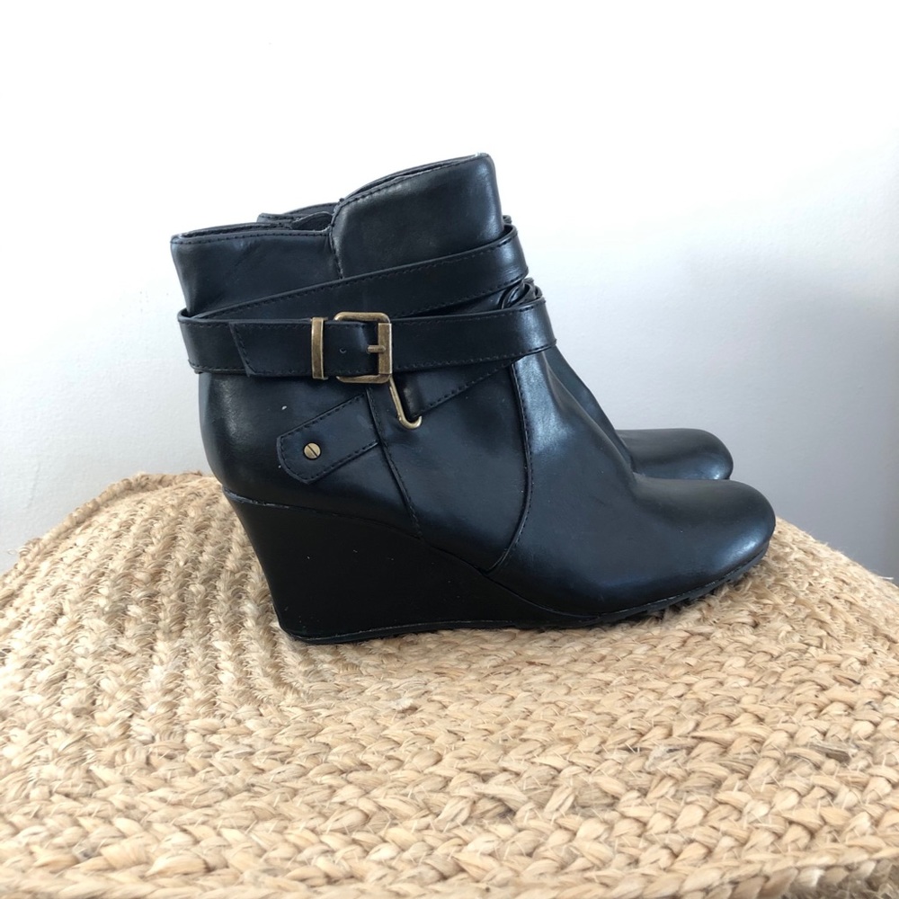 Kenneth Cole wedge ankle boots
